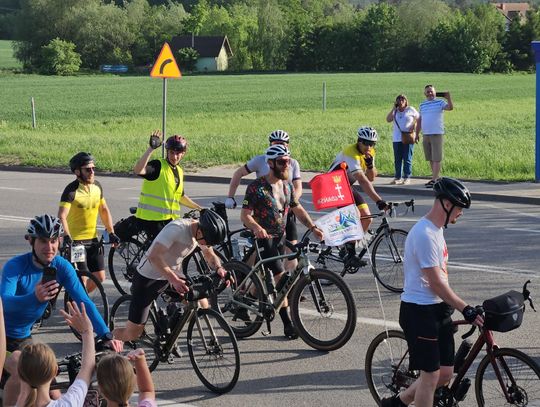 Łatwogang przejechał przez Kociewie. Witały go tłumy mieszkańców regionu