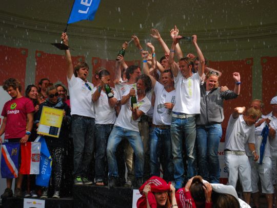 Łódź zasilana energią słoneczną. Sukcesy studentów z „Korab” PG na regatach w Holandii