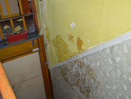 Lokatorka marznie w domu. 86-latka żąda usunięcia awarii 