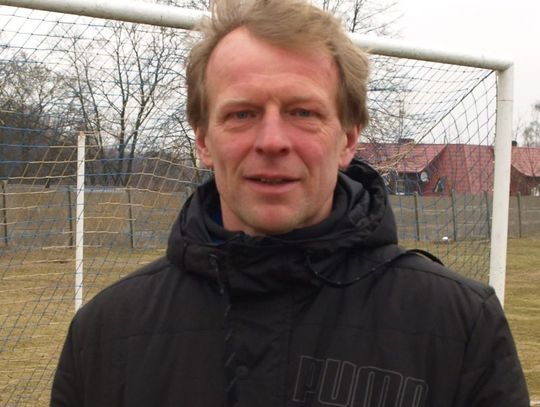 "Loża pełna prominentów - może zróbmy piłkę kobiet?"