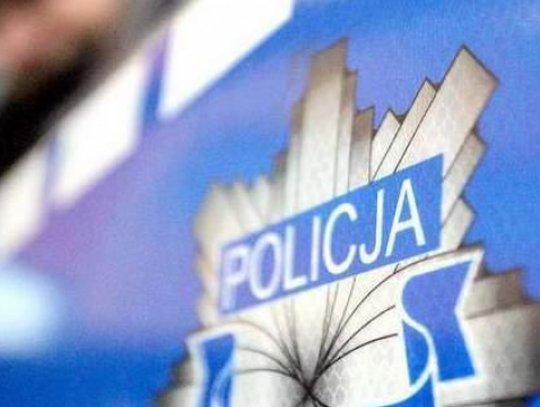 Martwy 57-latek znaleziony w stawie. Policjanci wyjaśniają bliższe okoliczności tego zdarzenia 