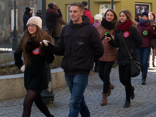 Maturzyści zatańczyli na Starym Mieście! [ZDJĘCIA]