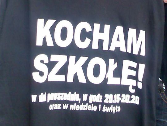 Mąż nauczycielki oskarżony o pobicie ucznia. Razy za zniszczenie auta