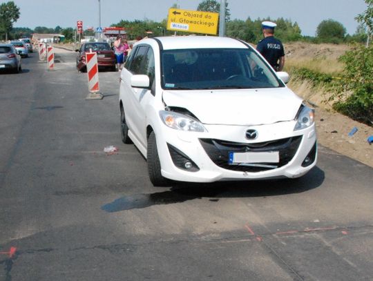 Mazdą najechała na tył opla. 12-latka trafiła do szpitala