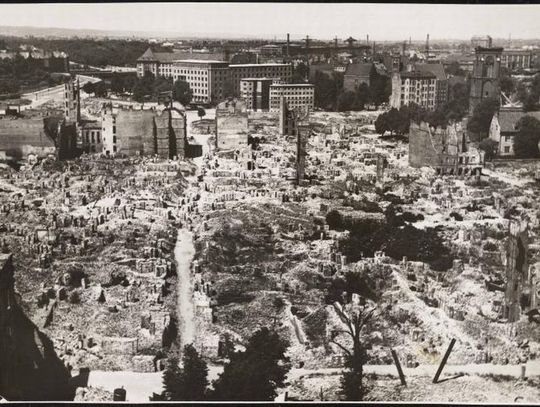 Miasto z gruzów… Poznaj relacje gdańszczan o odbudowie miasta po 1945 r.