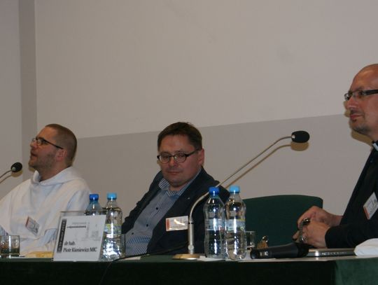 „Między sensacją a odpowiedzialnością”. " Poznacie prawdę, a prawda was wyzwoli”.