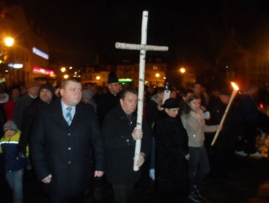 Miejska Droga Krzyżowa - Miłość nie kalkuluje - ona czyni rzeczy małe wielkimi