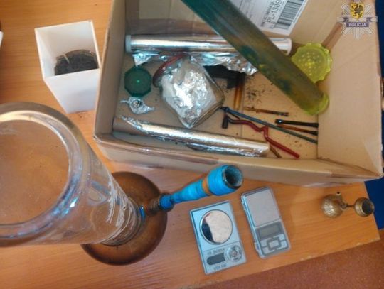 Mieli zawiniątka z roślinny suszem