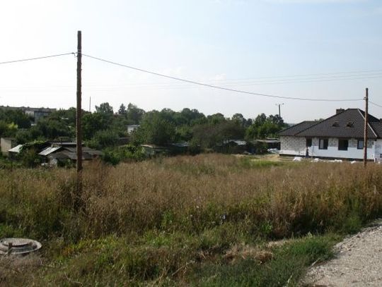 Mieszkańcy domagają się… prądu. Latami czekają na dobrą instalację elektryczną 