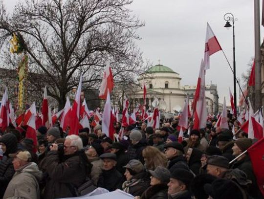 Mieszkańcy powiatu starogardzkiego na warszawskim '"Marszu w obronie demokracji"