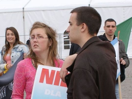 "Mieszkanie (NIE) dla młodych"