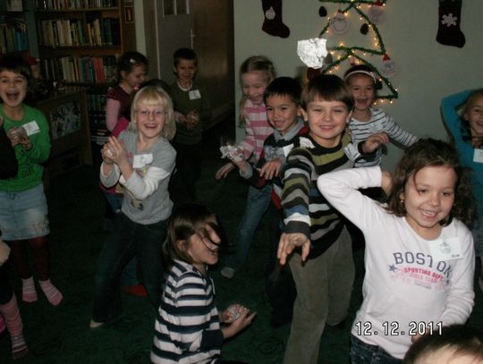 Mikołaj, Śnieżynka i worki prezentów