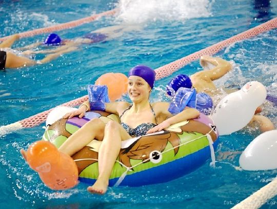 Mikołajkowa zabawa w wodzie Mikołajkowa zabawa w wodzie