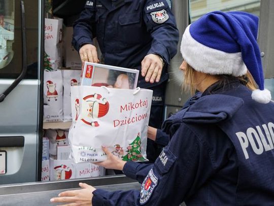 Mikołajkowe prezenty dla chorych dzieci. Piękny gest pomorskich policjantów 