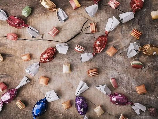 Miłośnik słodyczy kradł słodycze z półek w recydywie... Został zatrzymany