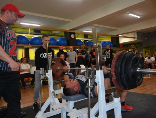 Mistrzowie Tczewa w wyciskaniu na klatę. 200 kg dźwignął Krystian Liebrecht! 