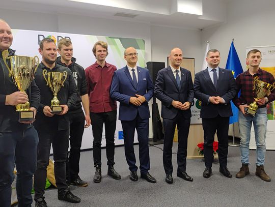 Młodzi liderzy rolnictwa wyłonieni. Znamy laureatów Wojewódzkiej Olimpiady Młodych Producentów Rolnych