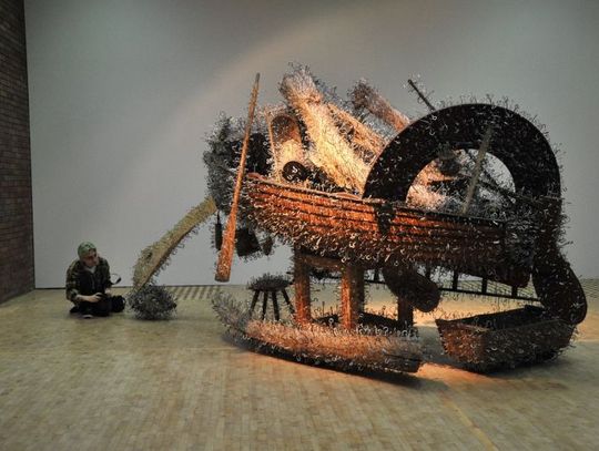 Młodzież z słupskiego plastyka na warsztatach artystycznych w Orońsku