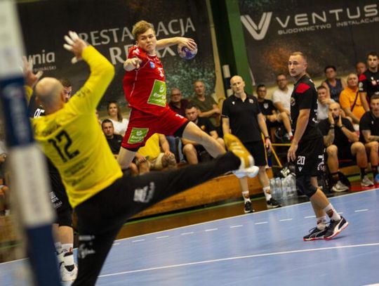 MMTS wygrywa na inaugurację