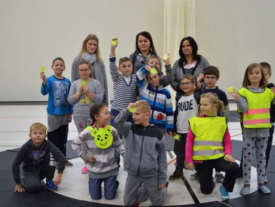 Mobilne miasteczko ruchu drogowego. Szkoła w Zblewie została wyposażona w nowy sprzęt edukacyjny 