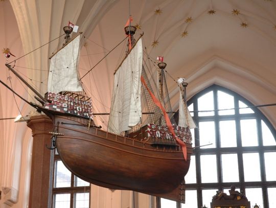 Modele żaglowców z Dworu Artusa bliżej oka