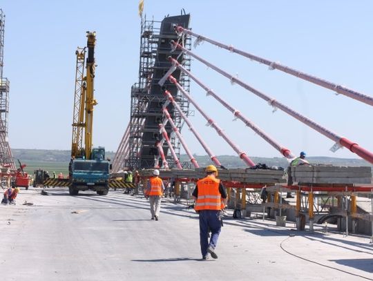 Most przez Wisłę. Otwarcie w lipcu albo w... sierpniu