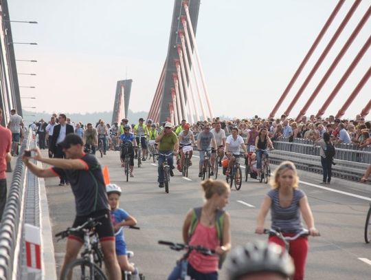 Most zachęcił do odwiedzania miasta