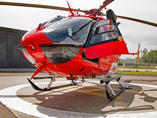 Motocykl uderzył w drzewo w Gorzędzieju. 15-latka w szpitalu