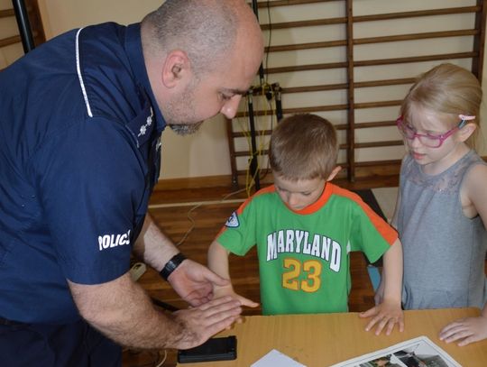 Mundurowi gościli w "dwójce". Było o pracy i bezpieczeństwie