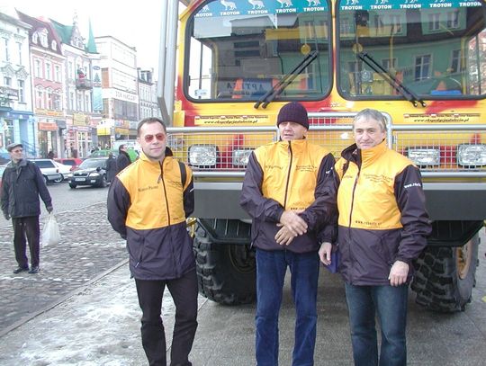 Na całkowicie zamarzniętym bezludziu będą zdani tylko na siebie