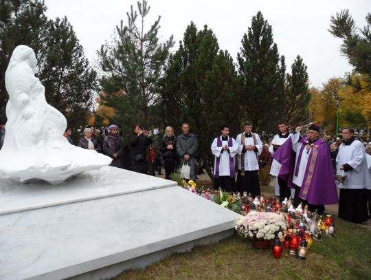 Na cmentarzu komunalnym powstał grobowiec dzieci nienarodzonych