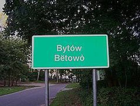 Na Kaszubach - dwujęzyczne tablice drogowe