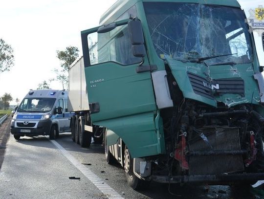 Na &quot;siódemce&quot; zderzyły się dwa samochody ciężarowe