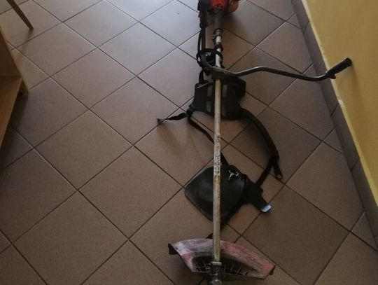 Na taczce wywiózł czajnik i podkaszarkę