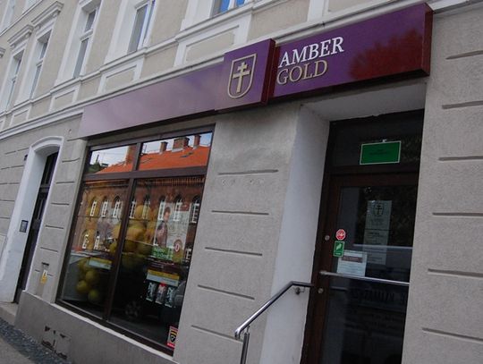 Nabici w „złoty interes” Amber Gold
