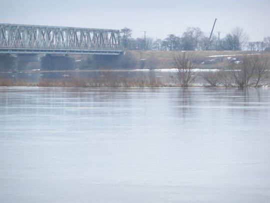 Nadal stan alarmowy na Wiśle w Tczewie, ale wody ubywa