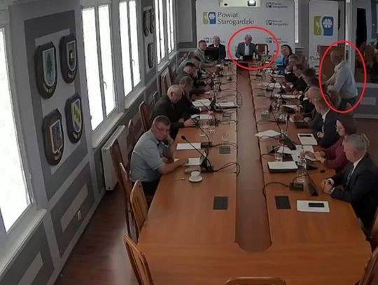 [NAGRANIE] Skandal podczas Sesji Rady Powiatu Starogardzkiego! Przewodniczący Brzoskowski głosował za radnego Herolda!