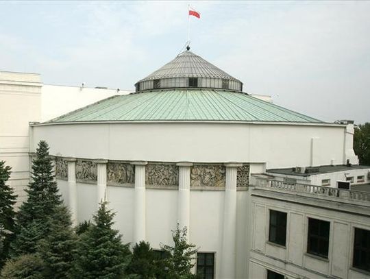 NAJNOWSZE DANE WYBORCZE. PO - 207 mandatów. PiS - 157, RP- 40, PSL - 28, SLD - 27