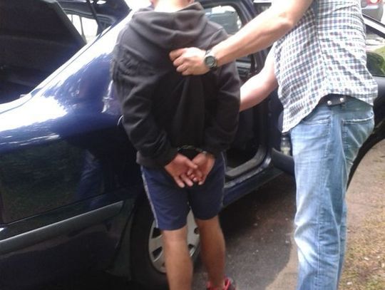 Najpierw popijali a potem napadli. Głową w metalowy śmietnik