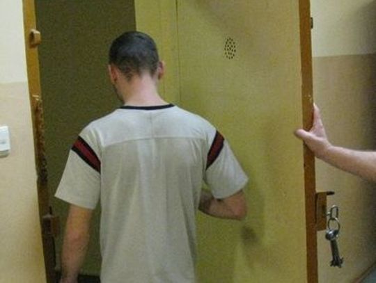 Napadł w parku na staruszkę. Dopadli go na gorąco 