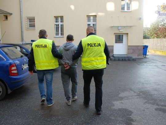Napadli 89-latkę, zamknęli i ... uciekła im