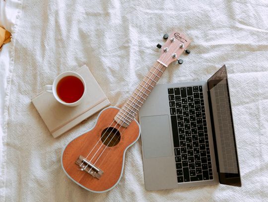 Nauka gry na ukulele z piosenkami z bajek Disneya – idealne połączenie dla dzieci i dorosłych