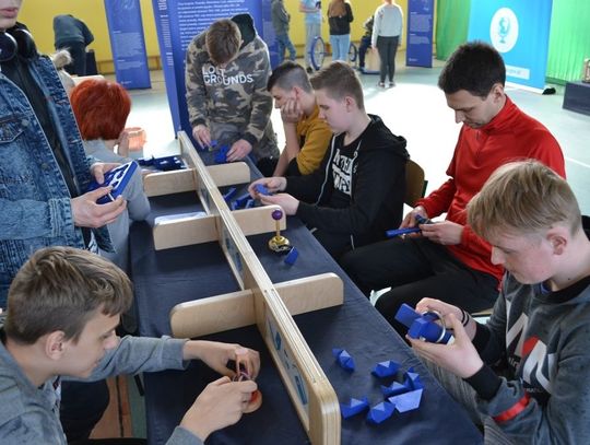 „Naukobus” z Centrum Nauki Kopernik w Suchym Dębie