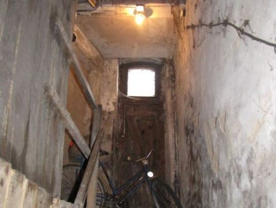 Nawet żarówki kupujemy za swoje... Dom w Pelplinie z „garbem” długu