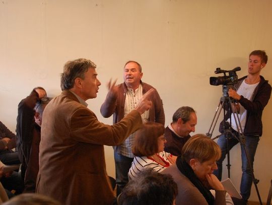  Nerwy na konferencji w sprawie działalności Webera 