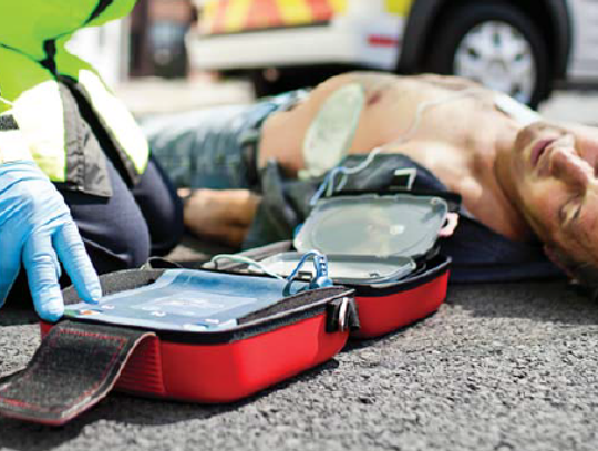 Nie czekaj na przyjazd karetki, ratuj życie! Będą kolejne defibrylatory w mieście 