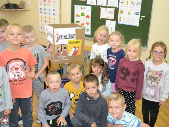 „Nie jest kolorowo” z udziałem uczniów z Szkoły Podstawowej w Suchym Dębie