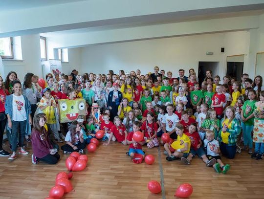 Niecodzienny gość na koloniach. Agata Duda sprawiła dzieciom ogromną niespodziankę! 