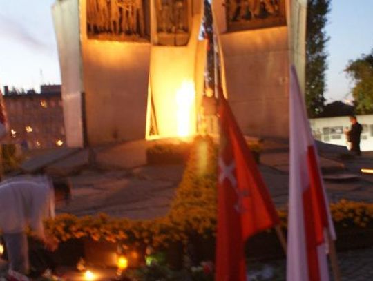 Niedzielna manifestacja na Placu Solidarności