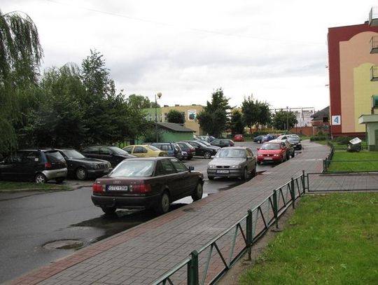 Niejasne przepisy w "strefie ruchu" - komu, za co kara